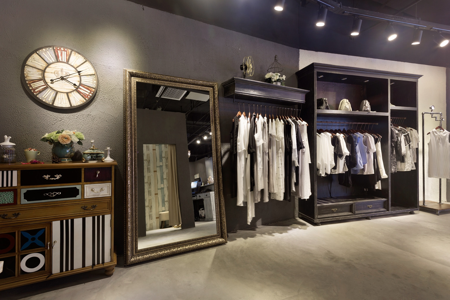 loft風格女裝店裝修設計-第3張圖片-上海古都建筑設計集團 loft風格女裝店裝修設計-第3張圖片-上海古都建筑設計集團