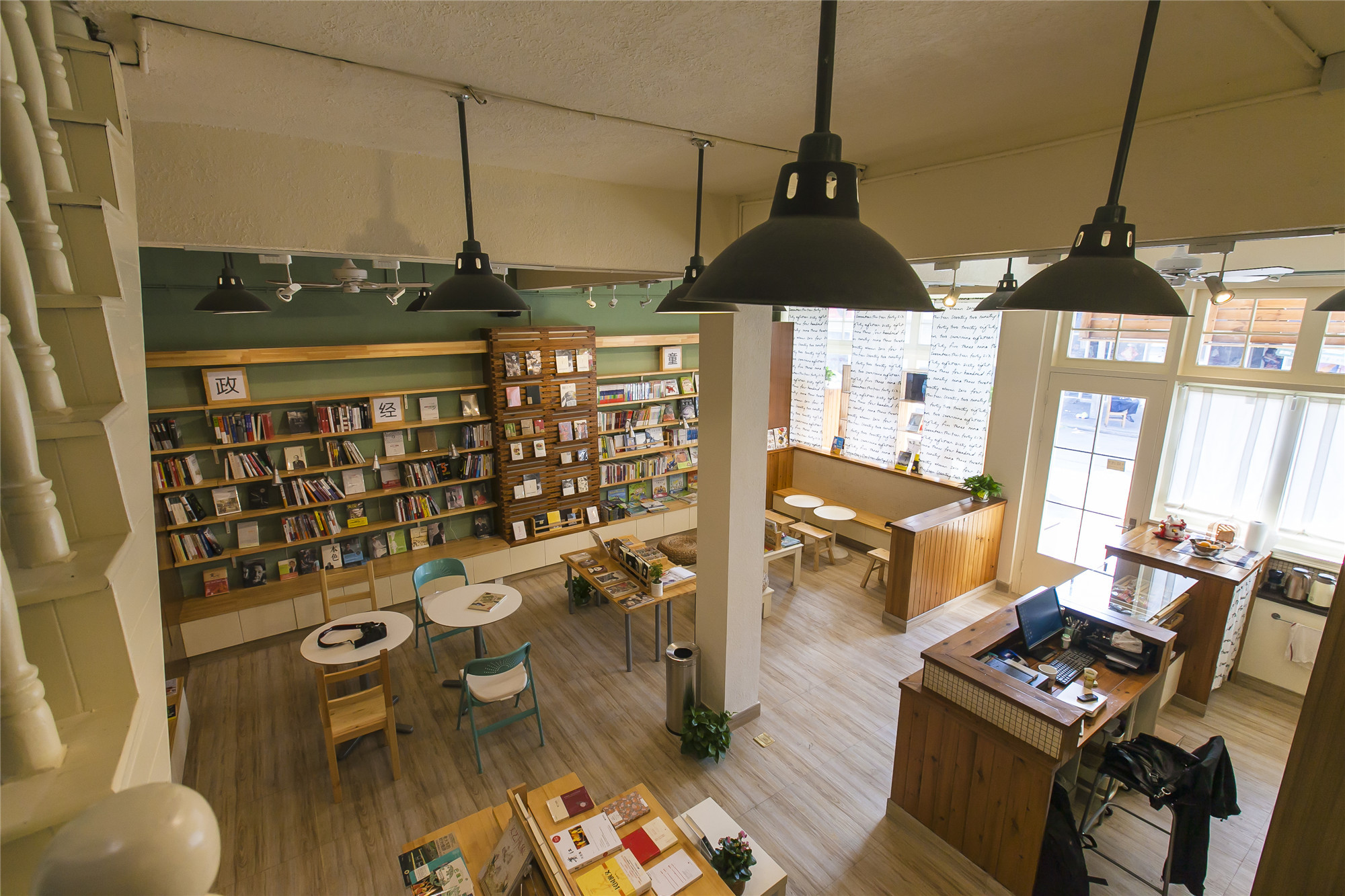 小型簡約書店裝修設(shè)計-第4張圖片-上海古都建筑設(shè)計集團 小型簡約書店裝修設(shè)計-第4張圖片-上海古都建筑設(shè)計集團