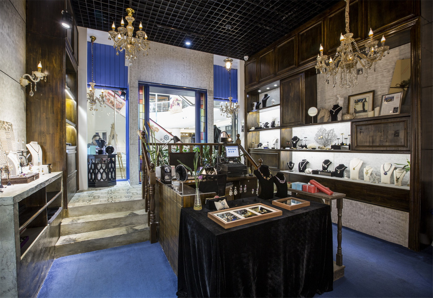 奢華珠寶店裝修設(shè)計(jì)-第6張圖片-上海古都建筑設(shè)計(jì)集團(tuán) 奢華珠寶店裝修設(shè)計(jì)-第6張圖片-上海古都建筑設(shè)計(jì)集團(tuán)