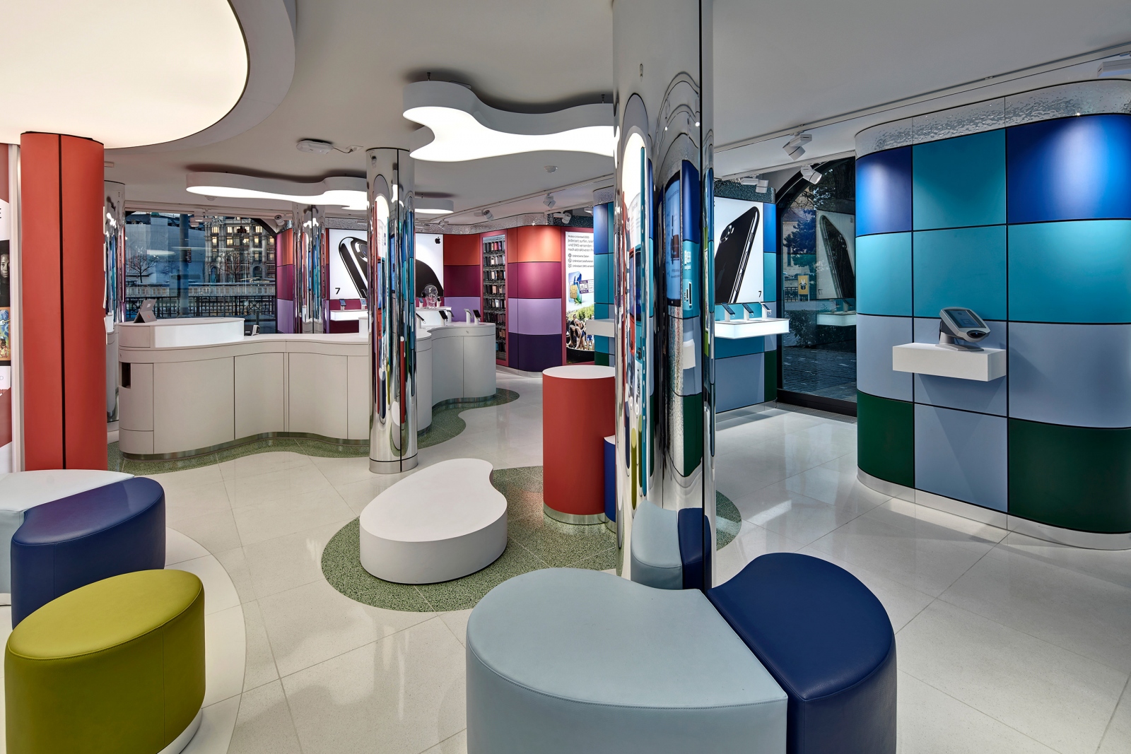 高檔創意手機店裝修設計-第4張圖片-上海古都建筑設計集團 高檔創意手機店裝修設計-第4張圖片-上海古都建筑設計集團