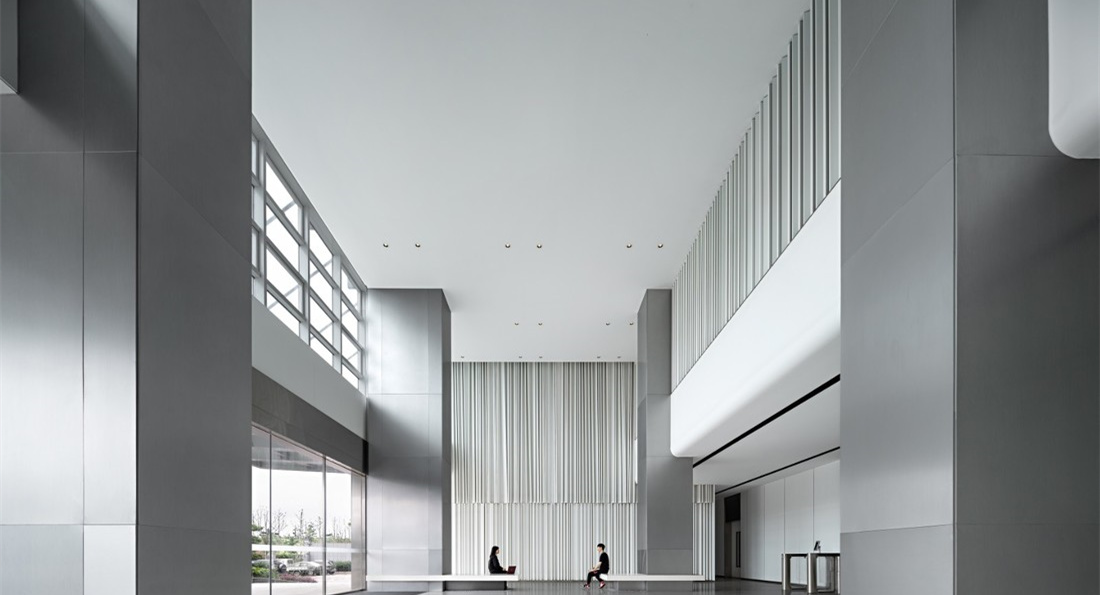 灰白簡(jiǎn)約風(fēng)格辦公室裝修設(shè)計(jì)-第2張圖片-上海古都建筑設(shè)計(jì)集團(tuán) 灰白簡(jiǎn)約風(fēng)格辦公室裝修設(shè)計(jì)-第2張圖片-上海古都建筑設(shè)計(jì)集團(tuán)