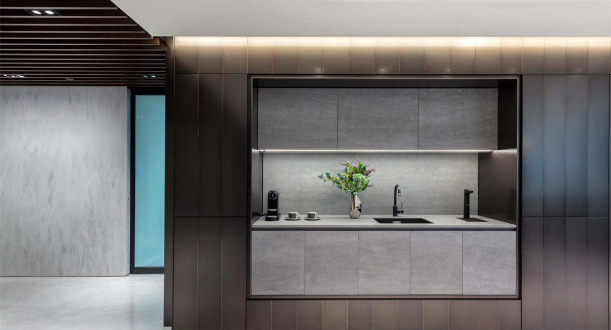 商務穩(wěn)重風格辦公室裝修設計-第5張圖片-上海古都建筑設計集團 商務穩(wěn)重風格辦公室裝修設計-第5張圖片-上海古都建筑設計集團